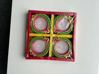 Diyas (with Wax) Design 4pcs