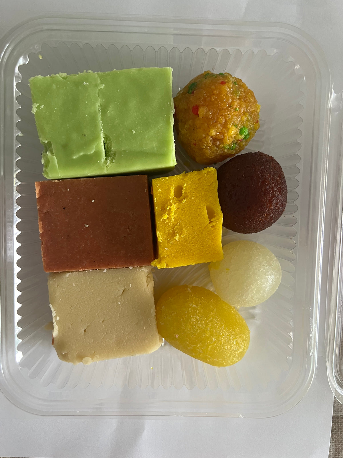 Mixed sweet box 400g (Fresh sweets)