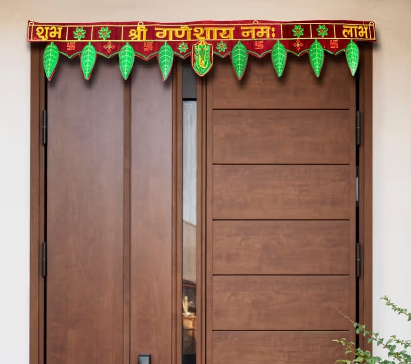 Sree Ganeshaya Namaha 3ft Cloth Leaf Toran
